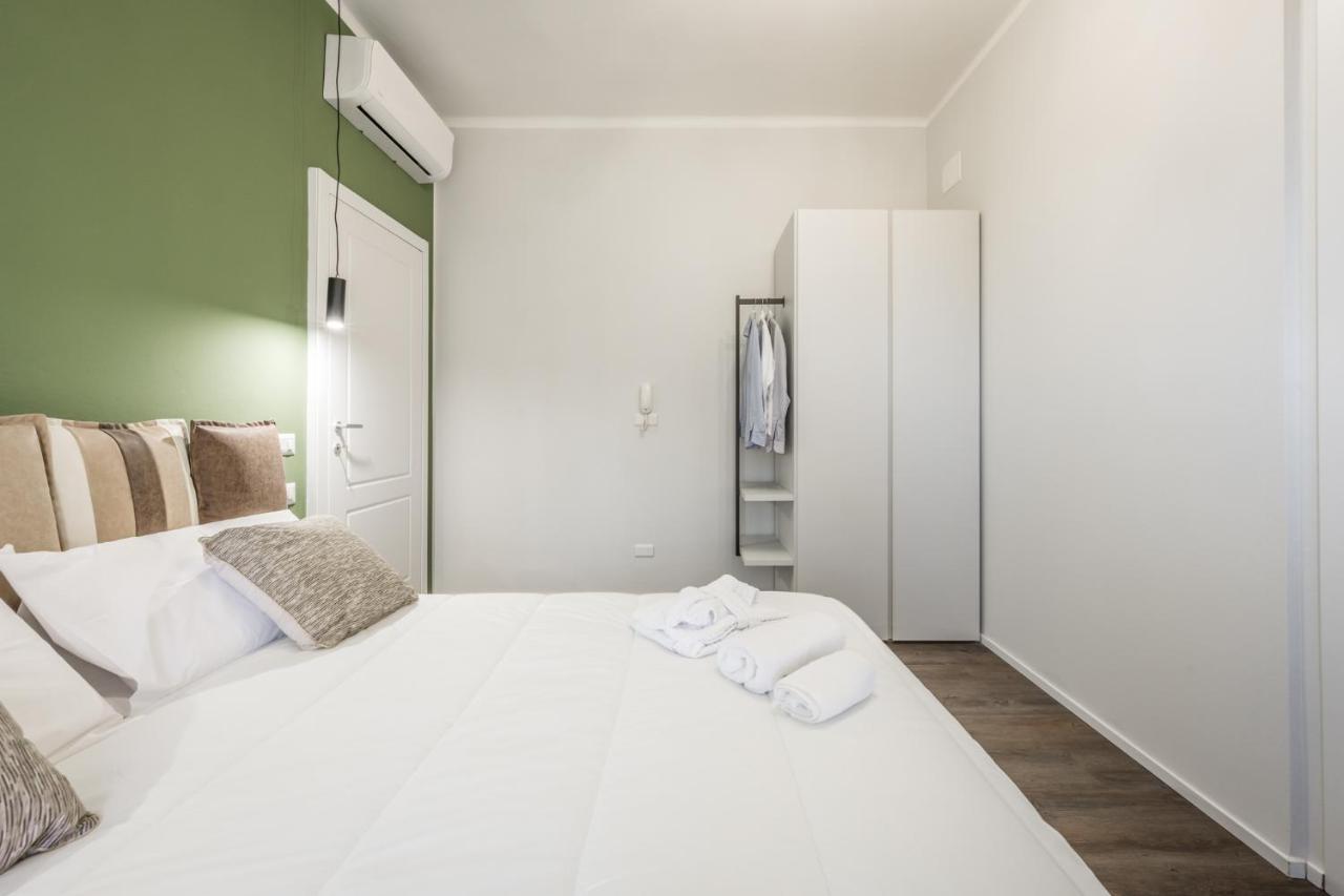 Cucchiari Suite 4B Modena Exterior foto
